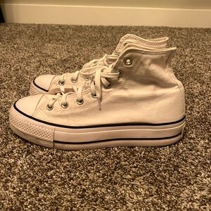 Converse Chuck Taylor All Star Lift Womens High
Top Sneakers Platform white 9.